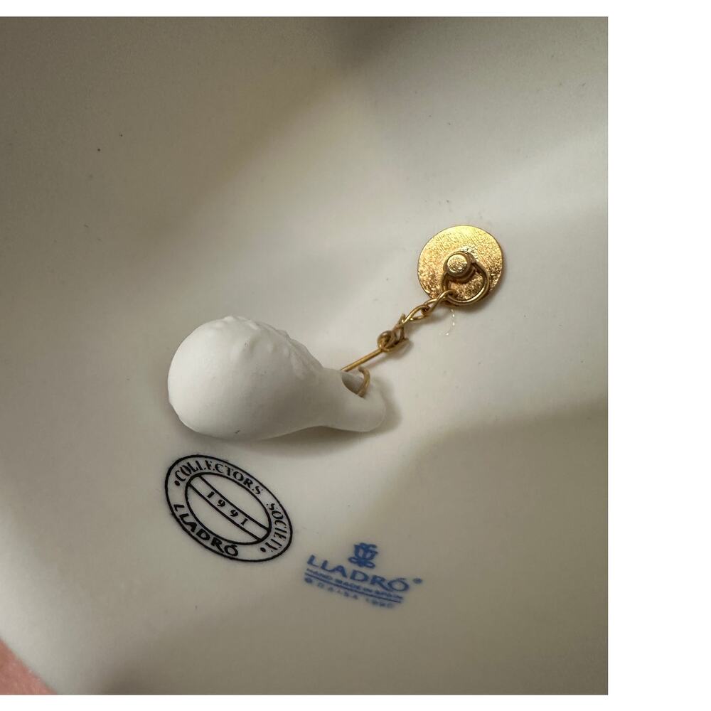 Lladro Figurine: 7613 Spring Bell (1991) - Picture 5 of 6